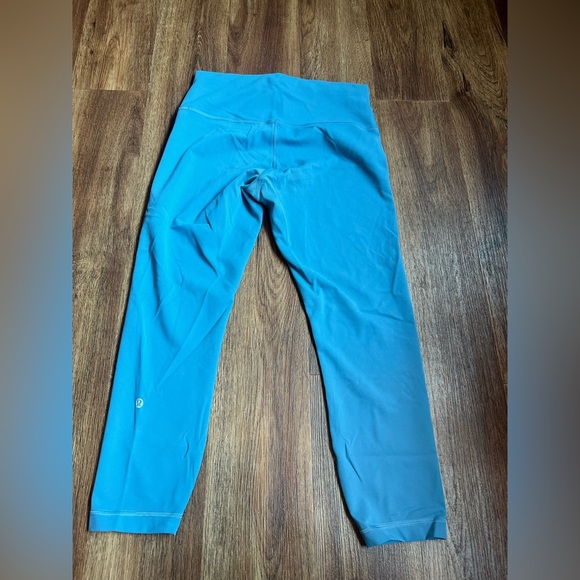 lululemon athletica Vibrant Blue Leggings crop size 10 - Picture 2 of 5